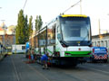 Nakládka tramvaje 26T při odvozu z vozovny Slovany zpět k výrobci 7. 7. 2013
