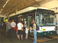 Nový trolejbus Škoda 24 Tr č. 505 v obležení návštěvníků dne otevřených dveří ve vozovně Cukrovarská 17. 6. 2006