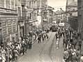 Křižíkova osmnáctka projíždí Františkánskou ulicí při oslavách 60 let tramvají v Plzni - červen 1959, foto: sbírka M. Plzák