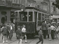 Křižíkova osmnáctka projíždí Františkánskou ulicí při oslavách 60 let tramvají v Plzni - červen 1959, foto: sbírka M. Plzák