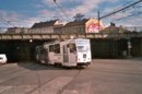 KT8D5 č. 1726 vyjíždí z pod viaduktu u nádraží 4. 9. 2000