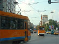 Čilý tramvajový ruch v centru Sofie 20. 7. 2004