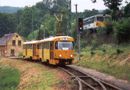 Nádherná fotografie Míry Klase, na které lze vidět souběh tramvajové a železniční tratě