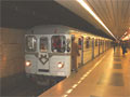 Historická souprava EČS nasazená u příležitosti 30. let metra na trasu C - 9. 5. 2004