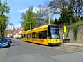 Nzkopodlan tramvaj NGT D8 DD na jednokolejce v Hellerau 27. 4. 2008