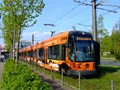 Nzkopodlan tramvaj NGT D12 DD nedaleko hlavnho ndra 27. 4. 2008