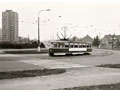 T1 č. 115 při poslední jízdě vozů T1 odbočuje do sídliště ve Skvrňanech 4. 4. 1987, foto: M. Režný