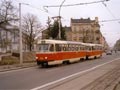 Souprava 243+244 na Mikulášském náměstí v listopadu 1997 ještě před parkovými (parkovacími) úpravami 
Foto: M. Klas