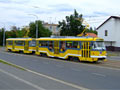 Souprava 320+254 přijíždí Vejprnickou ulicí k zastávce Slovanské údolí 10. 7. 2008