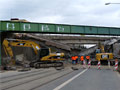 Bourání poloviny železničního mostu přes Vejprnickou ulici 31. 3. 2012, foto: MK2