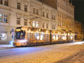40T č. 386 jako Vánoční tramvaj v Palackého ulici 3. 12. 2023