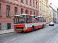 Autobus náhradní dopravy linky č. 2 projíždí Goethovou ulicí - 14. 8. 2002 