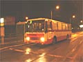 Autobus náhradní dopravy v zastávce Internáty 3. 2. 2005