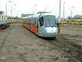 Prototypu tramvaje Škoda 14T před odvozem z plzeňské vozovny Slovany do Prahy - 10. 12. 2005