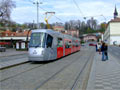 Tramvaj Škoda 14T č. 9122 na turistické lince č. 22 v zastávce Malostranská 9. 4. 2007