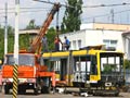 Astra č. 300 při rozebírání a následné likvidaci ve vozovně Slovany 15. 5. 2008. 
Foto Vlastimil Leška, Plzeňský deník