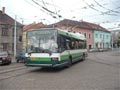 Trolejbus 21TrACI č. 484 přiváží další návštěvníky do vozovny Cukrovarská 12. 6. 2004