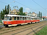 Souprava 187+188 na odstavné koleji u hotelu Cizinecký Dům na Karlovarské třídě 30. 8. 2002