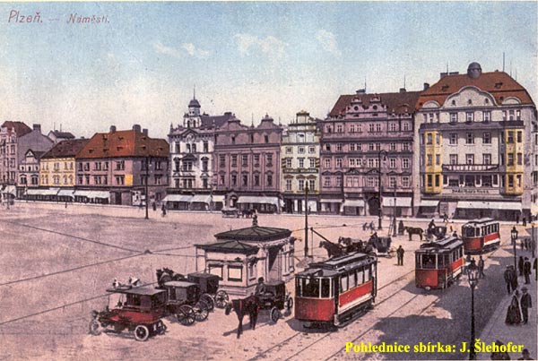 Křižíkovo vozy na přestupním uzlu na náměstí Republiky - pohlednice - sbírka: J. Šlehofer 