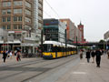 Pěší zóna v Berlíně, nedaleko stanice Alexanderplatz 8. 5. 2009