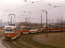 Mezi vozy T2 stojí vůz T1 při své poslední jízdě 4. 4. 1987  Foto: J. Hertl