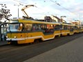 Nezvyklá souprava 2xT3R.PLF č. 317+319 v sadech Pětatřicátníků 29. 2. 2012