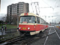 Souprava 185+186 přejíždí povrchovou vyhybku při rekonstrukci kolejiště u zastávky Křimická 29. 10. 1998, foto: Absolut