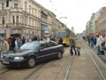 Tramvajová doprava zastavená vládní kolonou 6. 5. 2005