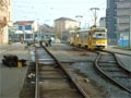 Souprava 261+264 jedoucí po provizorní trati kolem stavby druhé provizorní trati 11. 12. 2005