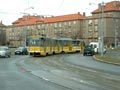 Vůz KT8D5 po výměně z důvodu závady vyjíždí přes Světovar na linku č. 4 dne 2. 4. 2006