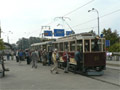 Historické vozy č. 18 a 121 při objednané jízdě v zastávce Hlavní nádraží ČD, Sirková 30. 9. 2006
Foto: F.V.