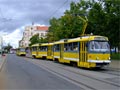 Souprava T3M č. 225+226 následována 219+220 na povrchové vyhybce na Mikulášském náměstí 14. 8. 2006