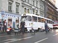 Cvičení vyprošťování osoby z pod tramvaje T3SUCS č. 231 v Palackého ulici 29. 10. 2006