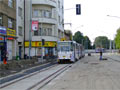 KT8D5 č. 296 na Mikulášském náměstí projíždí místem, kdy před rekonstrukcí bývala zastávka - 25. 9. 2006