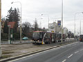 Vůz KT8D5 č. 291 pendloval jako posila náhradní autobusové dopravy - zde v zastávce Sokolovská jedoucí směrem do centra po protisměrné koleji - 12. 2. 2007
Foto: J. Rieger