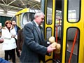 Ukázka zabezpečení tramvají proti jízdě s otevřenými dveřmi 4. 4. 2008 
Foto Vlastimil Leška, Plzeňský deník