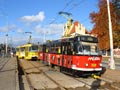 T3M č. 223+224 přejíždí přes  kaliforňan v zastávce Ulice Boženy Němcové 5. 11. 2009