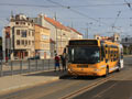 Citybus č. 450 na lince č. 1 přijíždí při výluce do sadů Pětatřicátníků  29. 8. 2009