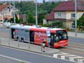 Solaris č. 482 v zastávce Slovanské údolí. I když přes obludné reklamy není do vozů vidět, dle stojích lidí ve dveřích a vedle řidiče je poznat, že autobus je narvaný.
 15. 7. 2008