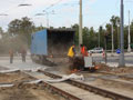 Broušení kolejnic na křižovatce Karlovarská - Lidická  29. 8. 2009