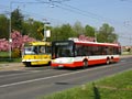 Vůz T3R.PLF č. 319 a Solaris Urbino 15 č. 505 na náměstí Milady Horákové 24. 4. 2011