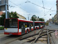 Autobus náhradní dopravy kličkuje mezi odkrytým kolejištěm v sadech Pětatřicátníků 16. 6. 2011, foto: F.V.