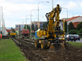 Rozebírání kolejiště mezi zastávkami Sokolovská a U Družby 2. 7. 2011