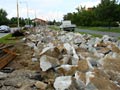 Rozbitá betonová deska připomíná řeku a ledové kry - zde nad zastávkou U Družby 6. 7. 2011