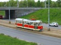 Tramvaj T1 č. 121 mezi mosty lochotínského rondelu 6. 5. 2012