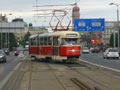 Tramvaj T2 č. 133 přejíždí přes kaliforňan u mostu Generála Pattona 6. 5. 2012