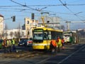 Vario č. 346 projíždí přes odkrytý kříž v sadech Pětatřicátníků 1. 12. 2012