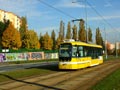 Vario č. 339 přijíždí k zastávce Majakovského 19. 10. 2013