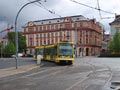 Astra č. 308 linky č. 1 odbočuje od Bolevce na Palackého náměstí 1. 5. 2015