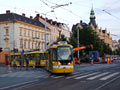 Odkloněná linka č. 2 přes Mozartovu ulici - Souprava odbočuje ze Solní ulice 28. 6. 2016